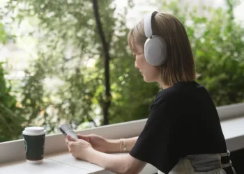 70 saate kadar pil ömrü sunan kulaklık tanıtıldı!