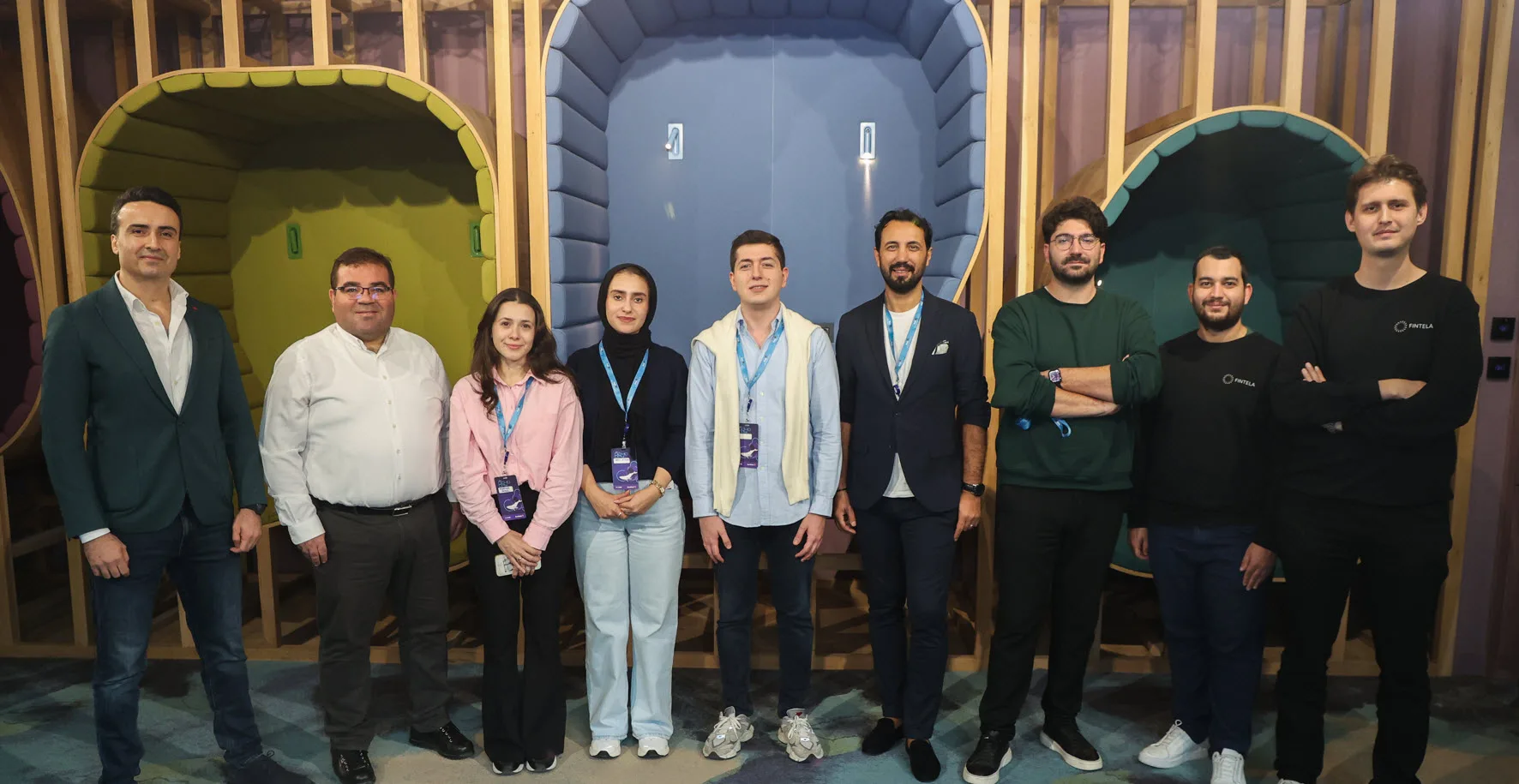 NEOHUB’un Deniz Akvaryum’daki Yapay Zekâ Etkileşim Programı, 6 yenilikçi girişimi mezun etti. Finans ve AI dünyası güçlü iş birlikleriyle buluştu.