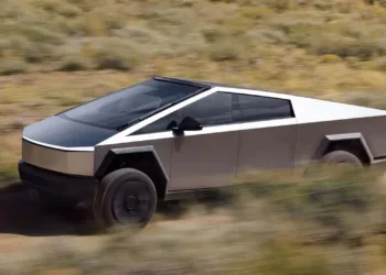 Tesla binlerce Cybertruck’ı geri çağırdı: Nedenine şaşıracaksınız!