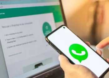 WhatsApp’tan ilginç özellik: Telefonu sallayarak hata bildirebileceksiniz!