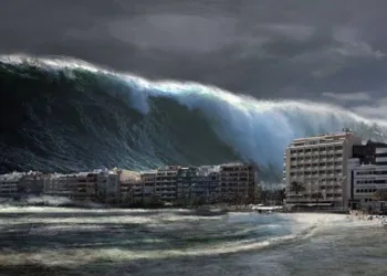 Japonya’da 7.6 büyüklüğünde deprem sonrası tsunami alarmı!