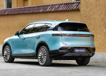 Elektrikli araçlar için dünyada bir ilk: Kurala uy, ya da kepenk indir!