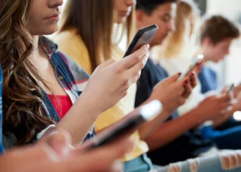 Öğrenciye ÖTV’siz telefon ve bilgisayarda tek şart belli oldu!