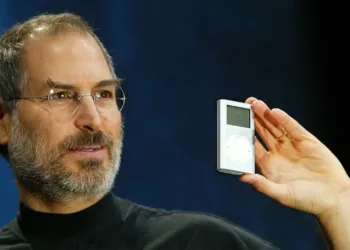iPod’un yaratıcısı Apple CEO’luğuna oynuyor!