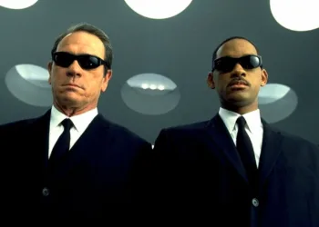 Siyah Giyen Adamlar geri dönüyor!