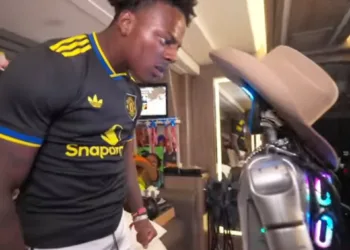 IShowSpeed, Viral Robot Rizzbot’u Canlı Yayında Parçaladı: Dava Açıldı