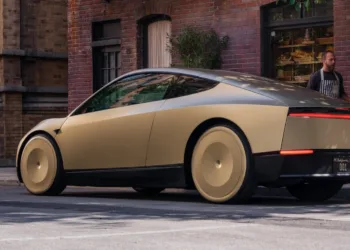 Tesla Cybercab trafikte g&ouml;r&uuml;nt&uuml;lendi!