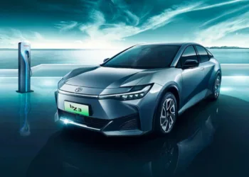 Toyota’dan ucuz Corolla modeli! bZ3 tanıtıldı