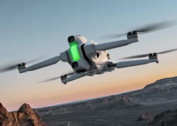 Gözlükle kontrol edilen 360 derece drone Antigravity A1 sahnede – CES 2026 #32