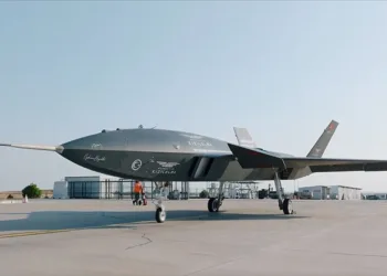 Dünyanın gözü üstündeydi! İlk seri üretim Bayraktar Kızılelma nihayet geldi