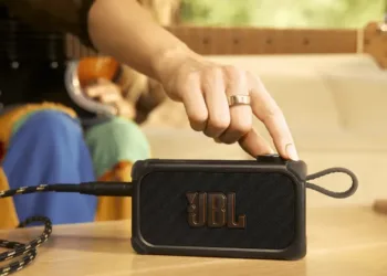 Gitar amfisi ve hoparlör tek cihazda! JBL BandBox Solo ve BandBox Trio tanıtıldı