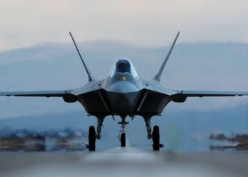 Yerli savaş uçağı ertelendi!