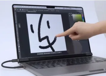 MacBook’ları dokunmatik yapan Magic Screen tanıtıldı!