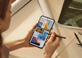 Tek tuşla kağıt ekran deneyimi sunan TCL NXTPAPER 70 Pro tanıtıldı!