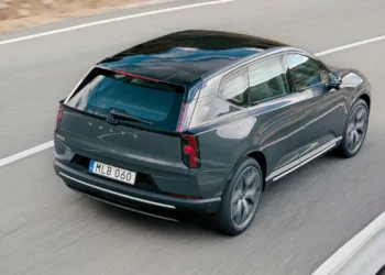 Bebek yüzlü 670 beygirlik Volvo EX60 tanıtıldı