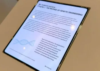 Samsung, iPhone Fold’un ekranını açık açık gösterdi!