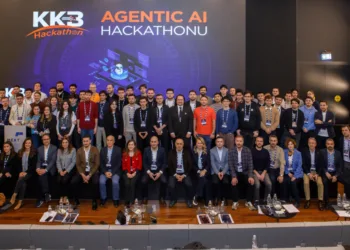 KKB Hackathon, Agentic AI temasıyla gençlerin yenilikçi projelerine sahne oldu. Final, ödüller ve yapay zekâ destekli değerlendirme süreciyle öne çıktı.