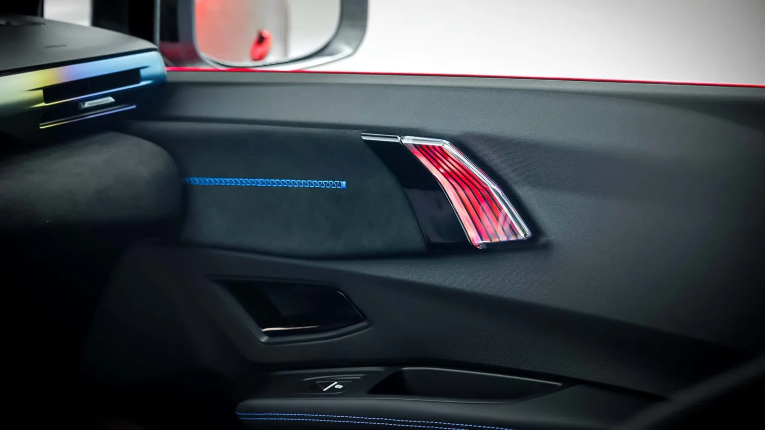 Yeni kasa Renault Clio 2026 kapı kolu