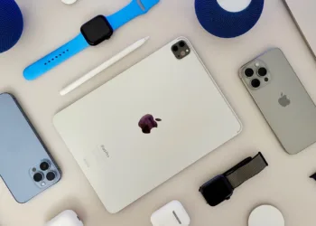 Dünyayı cebine koydu! Apple tarihe geçti