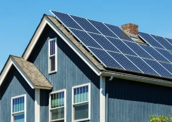 Güneş panelleri evin çatısını ısıtır mı yoksa soğutur mu?