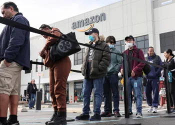 Amazon, bir mesaj ile 3 bine yakın kişiyi işten çıkardı!