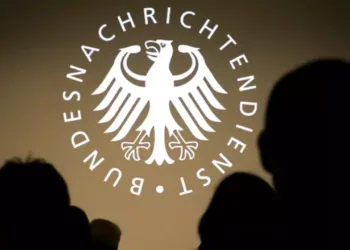 Eski Alman istihbarat lideri oltaya geldi!