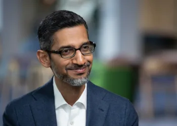 Google CEO’suna dudak uçuklatan devasa maaş!